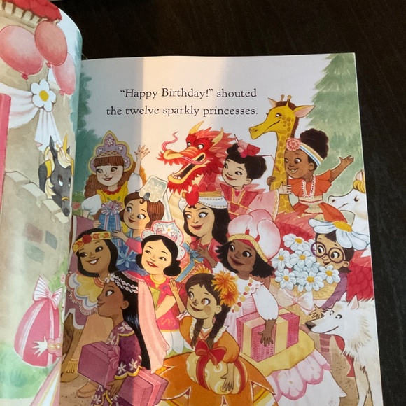 Book - The Princess in Black and the Perfect Princess Party. K119 - Picture 3 of 3